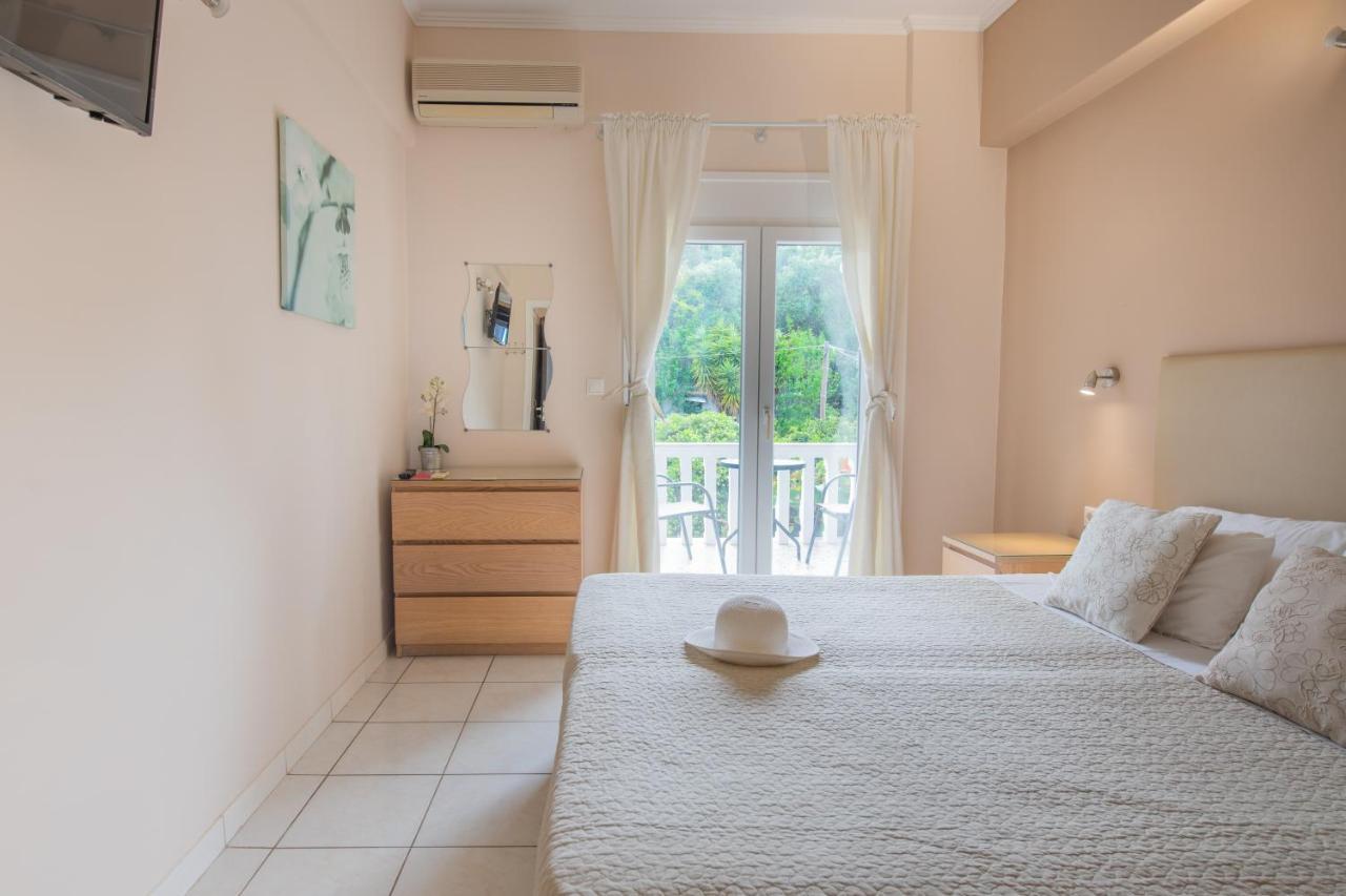Galini And Penthouse Apartment Mesongi